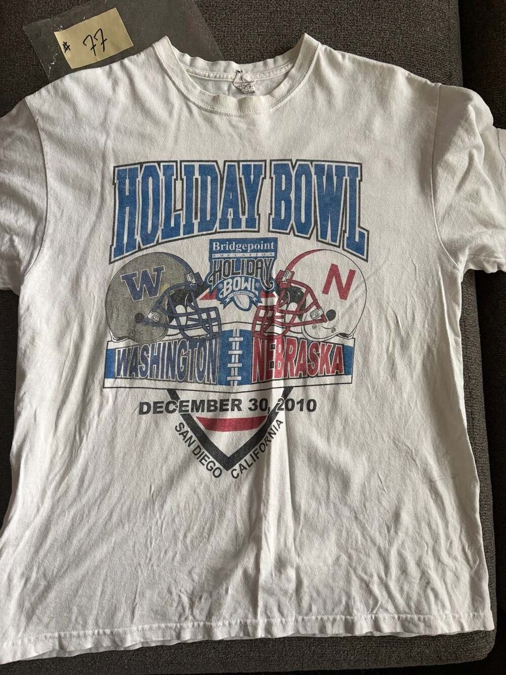 Vintage 2010 Holiday Bowl Washington vs Nebraska T-Shirt Size L